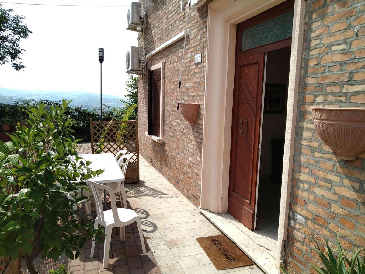 Agriturismo Ca' Isotta Castello di Serravalle Exterior photo